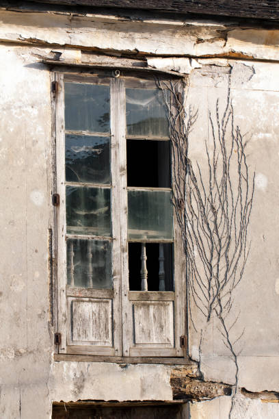 istock Old window closed in traditional house 1254357112