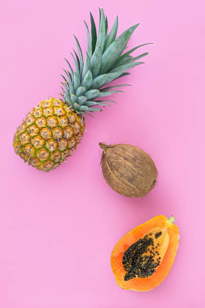 ananas, papaya und mango flach lagen. - 5550 stock-fotos und bilder