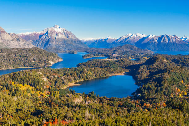 paisaje de bariloche en argentina - bariloche lagos patagonia number 7 fotografías e imágenes de stock