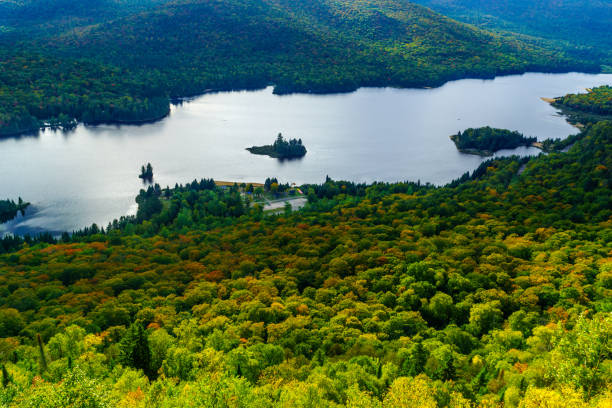 istock La Roche observation point, in Mont Tremblant National Park 1254407133