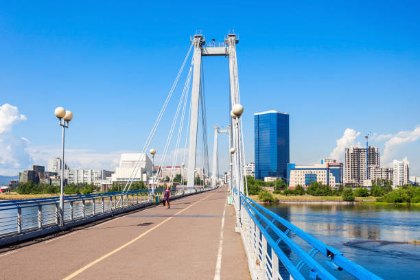 ponte vynogradovskiy a krasnoyarsk - cable stayed foto e immagini stock