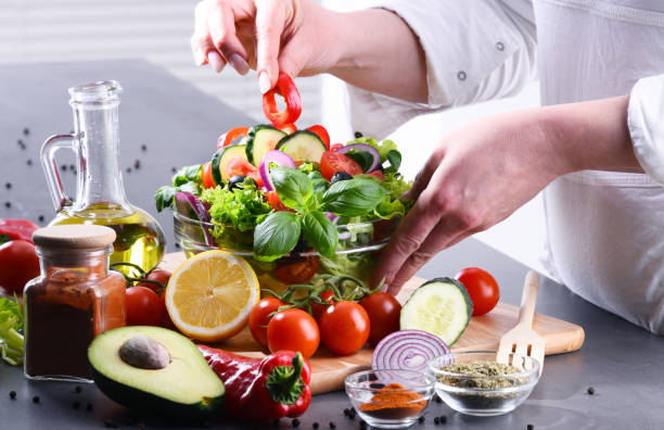 Preparation of a vegetable salad from fresh organic ingredients