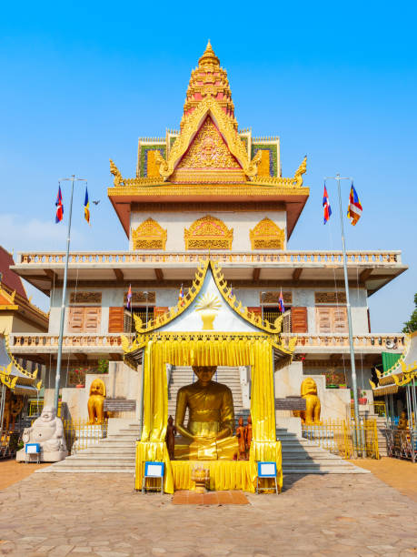 istock Wat Ounalom temple, Phnom Penh 1254417727