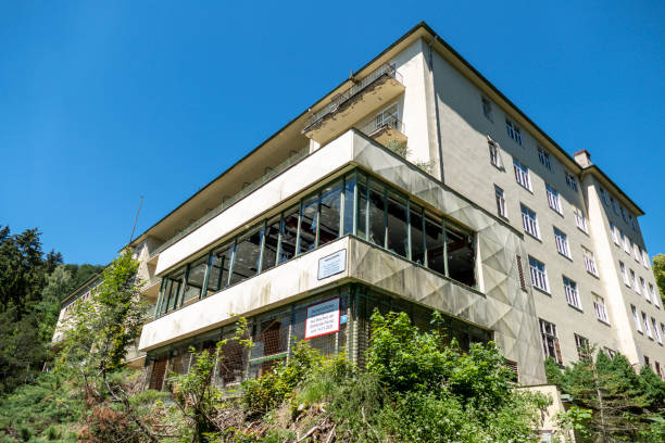 istock a lost hospital from outside 1254418278
