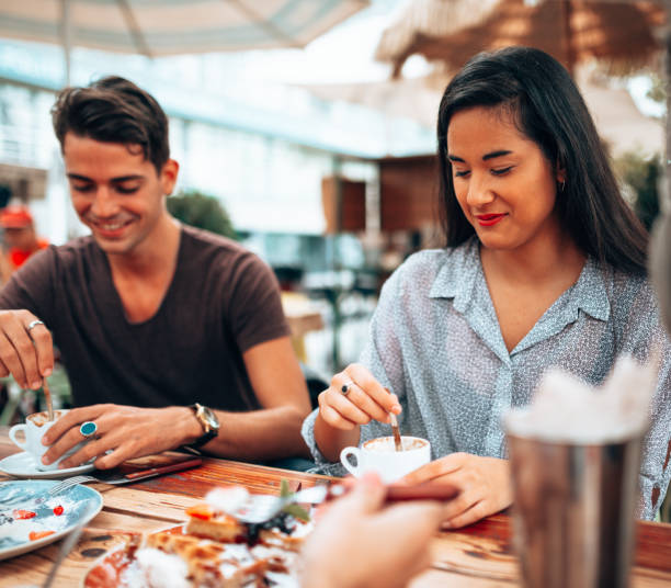 istock friends at the restaurant together 1254430064