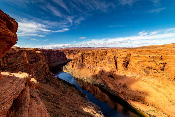 paisagem interminável do deserto vista com rochas vermelhas, perto do rio colorado, page, az, eua - indigenous culture flash - fotografias e filmes do acervo