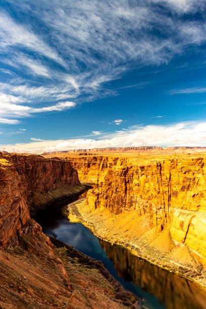 bela paisagem do deserto ao redor do rio colorado perto de page, glenn canyon dam, az, eua - indigenous culture flash - fotografias e filmes do acervo