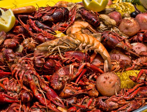istock Low Country Boil 1254475956