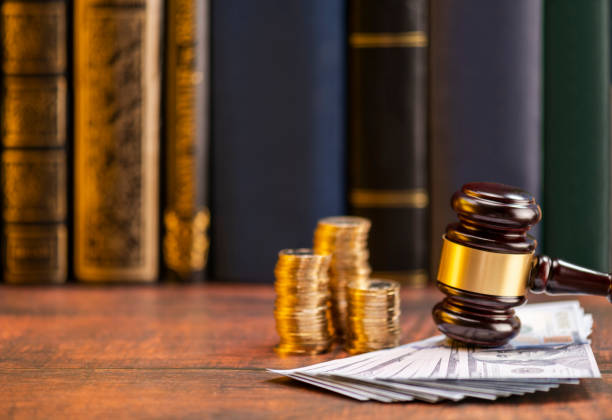 istock Finance Verdict to Law 1254553807