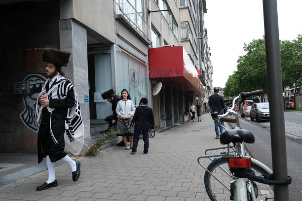 ultraorthodoxe jüdische gemeinde in antwerpen, belgien - ultra orthodox judaism stock-fotos und bilder