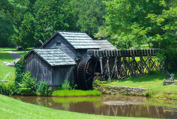 istock Mabry Mill on the Blue Ridge Parkway 1254621819