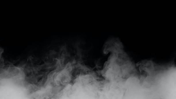 brouillard ou fumée blanche sur un fond noir - fumée photos et images de collection