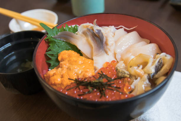 seafood on the rice japanese style - food dinner prepared fish gourmet imagens e fotografias de stock