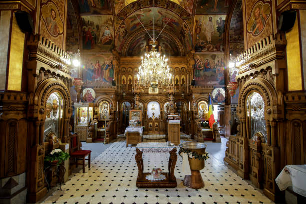 intérieur d’une église orthodoxe. - baptism altar jesus christ church photos et images de collection