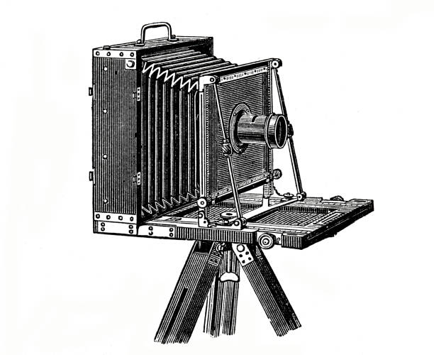ilustraciones, imágenes clip art, dibujos animados e iconos de stock de cámara vintage - primera camara fotografica