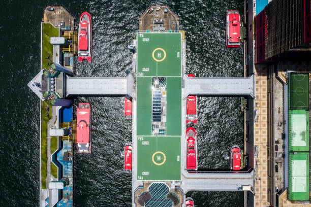 香港 - ビクトリア・ハーバーのマカオフェリーターミナル - ferry terminal ストックフォトと画像