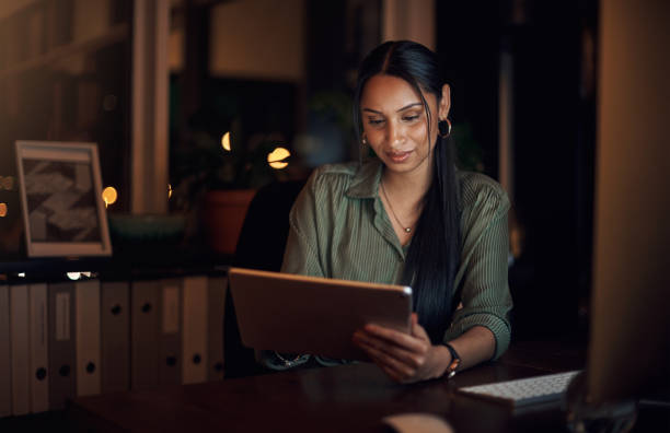 istock Her wireless connections are all she needs to make the deadline 1254777362