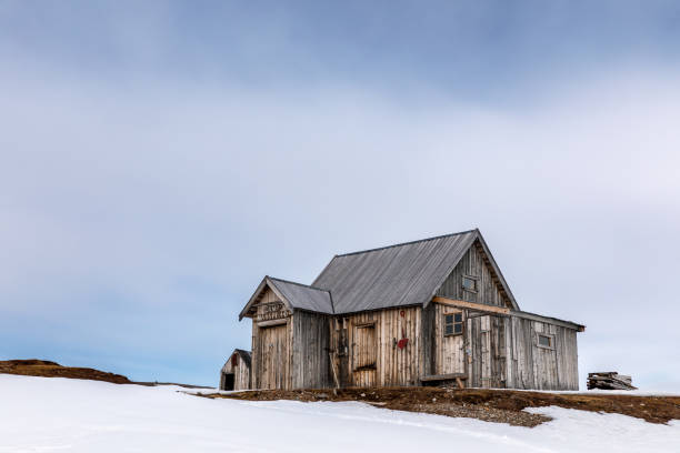 istock Abandoned miners cabin at Camp Mansfield in Svalbard 1254779110