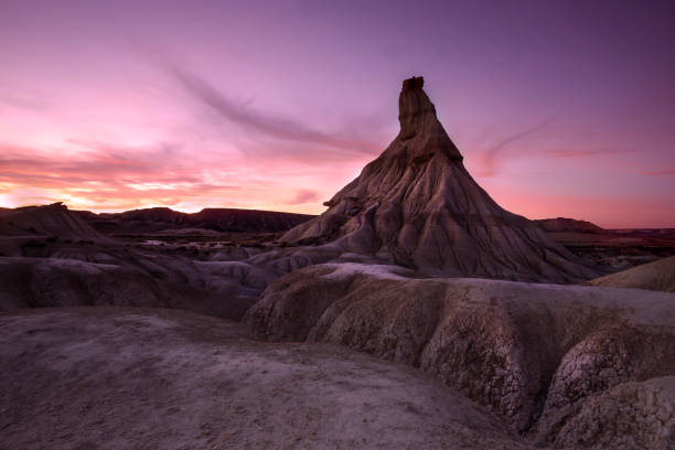 로얄 바데나스 - bardenas hill 뉴스 사진 이미지