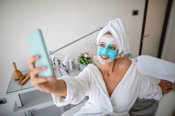 istock Skin care influenser taking a selfie 1254806565