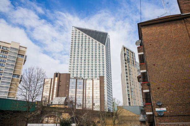 istock Mixture of new developments and old council blocks in south London 1254819610
