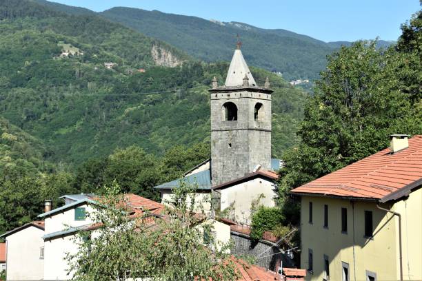 istock Medieval Tuscan village 1254825914