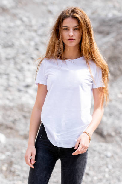 istock Fashion girl 1254874105