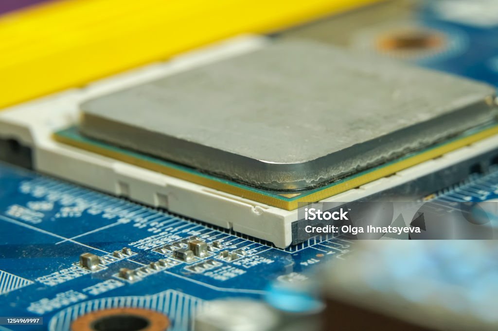 Removing And Replacing A Computer Processor Cpu Installing And Removing ...