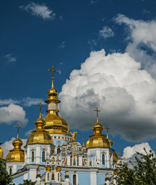 st. michael es cathedral in kiew - st michaels church stock-fotos und bilder