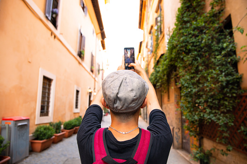 Taking Photograph With Smartphone The City - Tourist Visit Italy