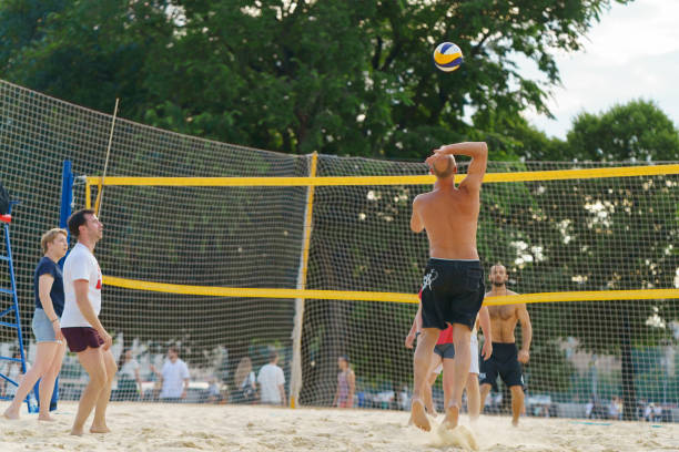 beach volleyball - volleyball volleying human hand men imagens e fotografias de stock