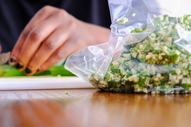 Salsão congelado: dica Rita Lobo p/ evitar desperdício - receita deliciosa profissional - passo 2