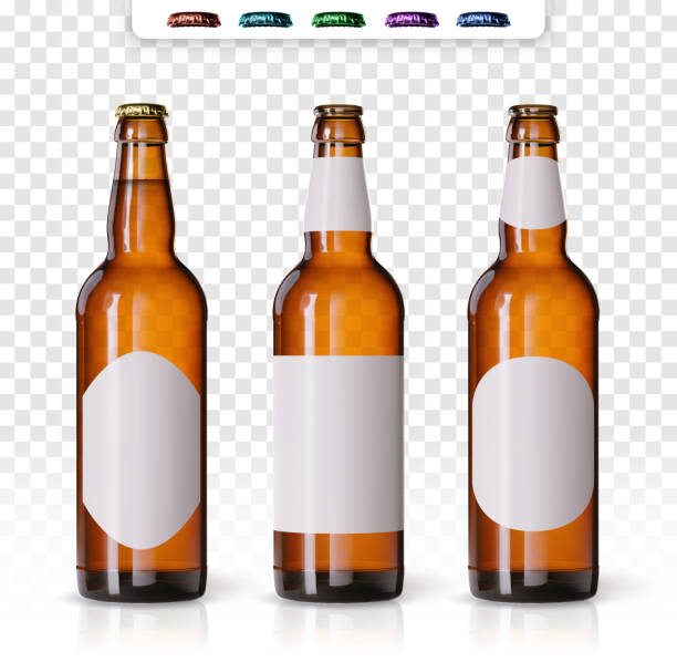 小麦ビール広告、背景に魅力的なビールと食材を持つ現実的なベクタービールボトル。異なるモックアップとキャップを持つ背景にボトルビールブランドのコンセプト。ボトルセット - ビール瓶点のイラスト素材／クリップアート素材／マンガ素材／アイコン素材