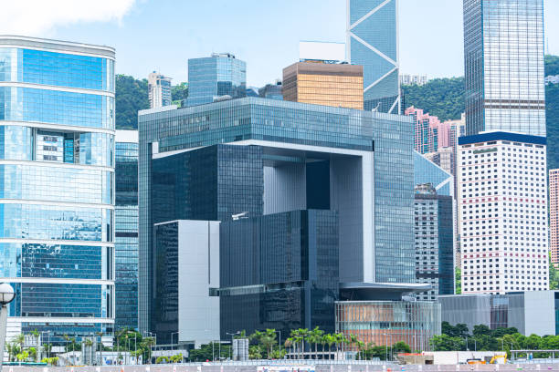 nuovo complesso del governo centrale in costruzione nel sito di tamar nell'area dell'ammiragliato di hong kong. - admiralty bay foto e immagini stock