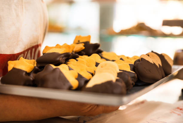 ベーカリーショップ - サービングクッキートレイ - italian culture pastry food rome ストックフォトと画像