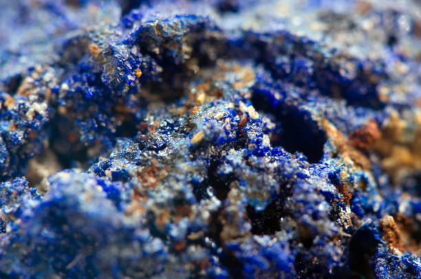 결정. 극단적 인 클로즈업 - iridescent jewelry metal ore gem 뉴스 사진 이미지