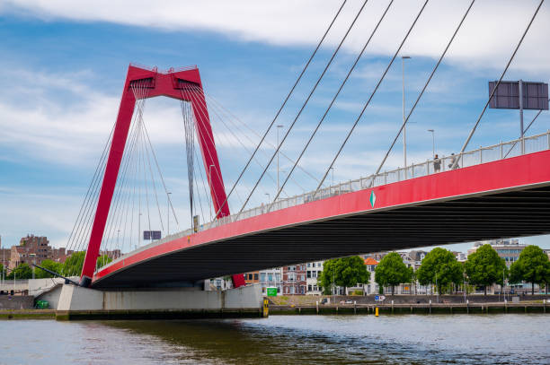 istock Willemsbrug, Rotterdam, Netherlands 1255254303