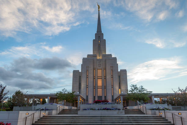 oquirrh mountain mormon temple utah - mormon stock-fotos und bilder