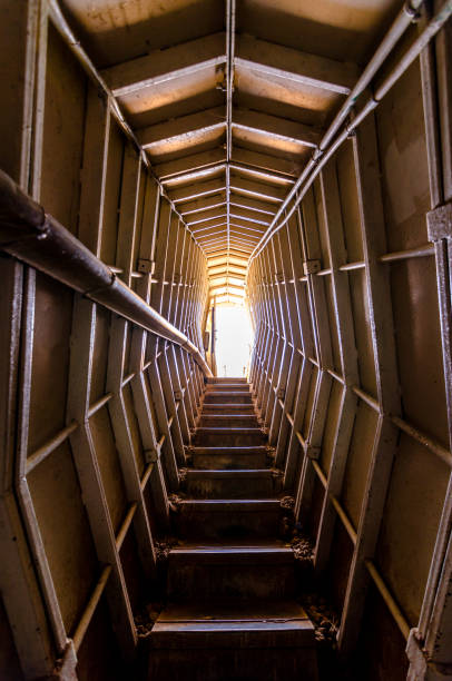 bunker no monte bental, israel com vista para a síria - qunaitira - fotografias e filmes do acervo