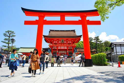 Many Japanese and foreign tourists like to visit the Torii Main Gate at the Fushimi Inari Shrine in Kyoto.