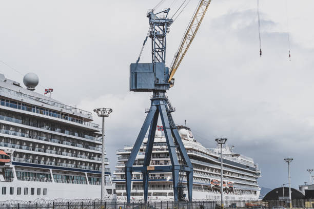 profile of the decks of a cruise ship - repairing sky luxury boat deck imagens e fotografias de stock