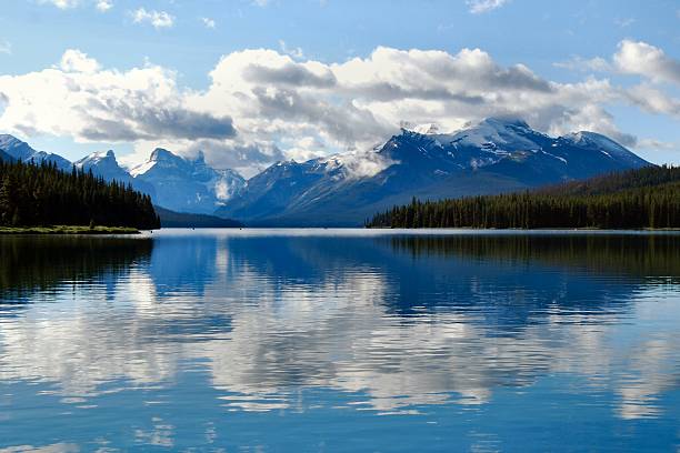 istock Maligne Lake, Jasper National Park, Canada 125539960
