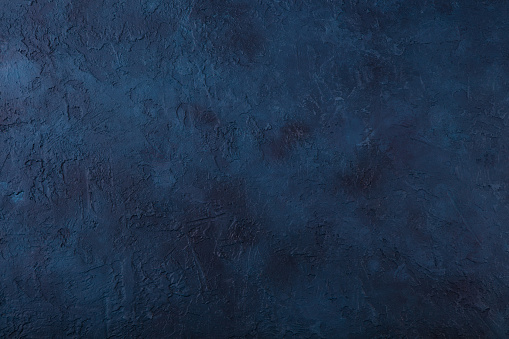 istock Fondo de textura de piedra azul marino oscuro. Vista superior. Copiar espacio. 1255454241