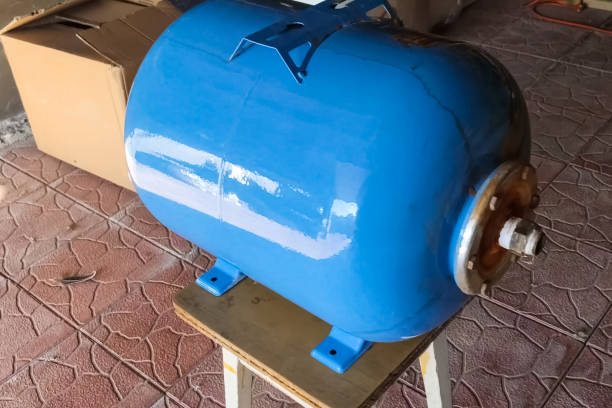 istock Making homemade smelting stove. Metal welding. 1255456925