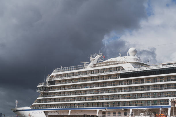 profile of the decks of a cruise ship - repairing sky luxury boat deck imagens e fotografias de stock