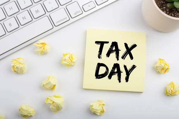 istock Tax Day Concept On Sticky Note 1255508230