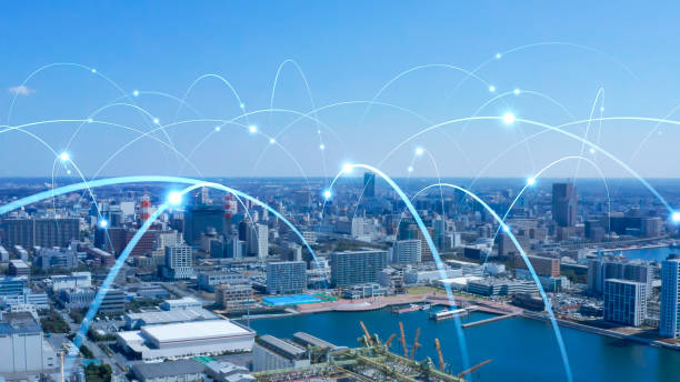 concetto di smart city e rete di comunicazione. iot (internet of things) del 5g. telecomunicazione. - city wide foto e immagini stock