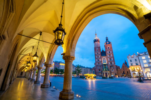 istock St. Mary's Basilica on the Krakow Main Square during dusk, Poland 1255565980