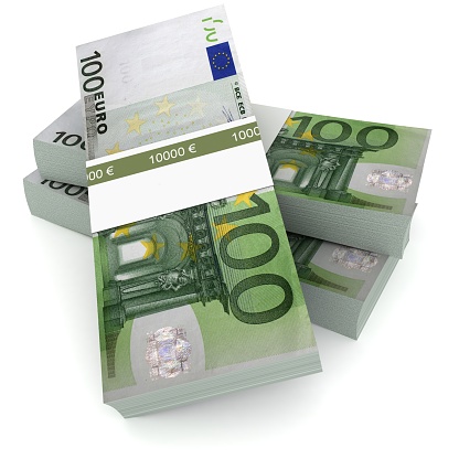 the five hundred euro banknotes with clipping path