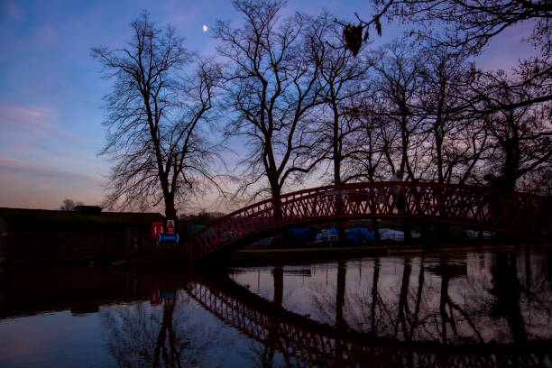 istock A bridge over River thames near port meadow, Oxford 1255610556